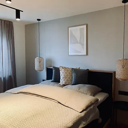 Riese ノイシュティフト・イム・シュトゥーバイタール