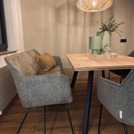 Riese ノイシュティフト・イム・シュトゥーバイタール