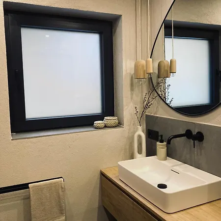 Riese * ノイシュティフト・イム・シュトゥーバイタール