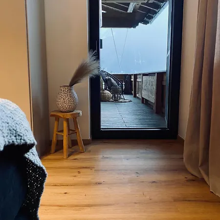 Riese * ניוסטיפט אים סטובאיטל