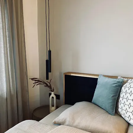 Riese * ניוסטיפט אים סטובאיטל